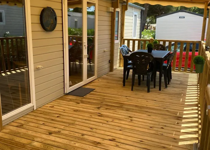 Camping Mobil 200 M De La